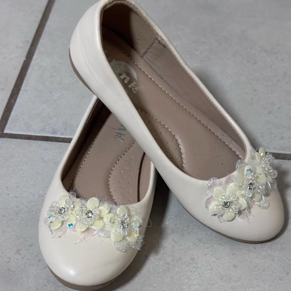 Link Girls Kids Flat Slip on Beige Dress Floral shoes size 1.‎